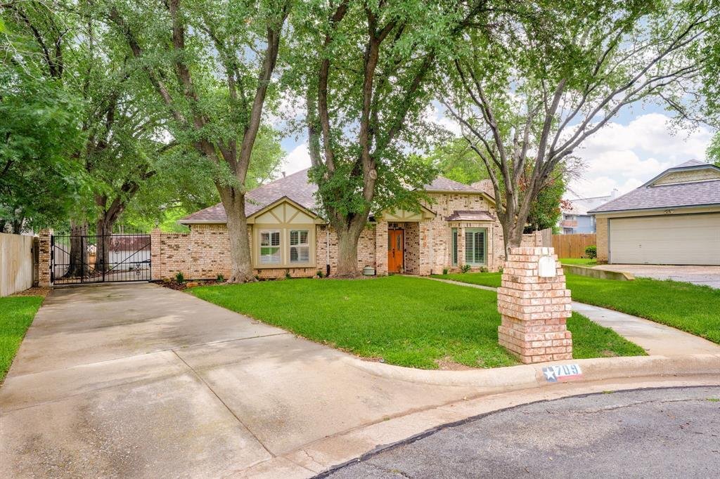 House in Arlington, Texas, United States 2 - 18116391