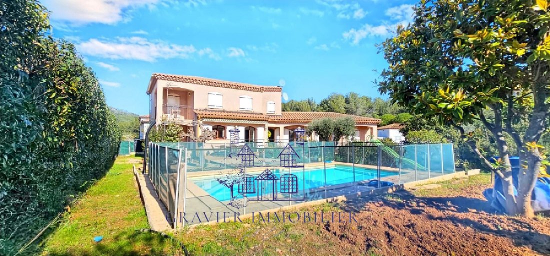 Villa in Saint-Cyr-sur-Mer, Provence-Alpes-Côte d'Azur, France 3 - 18116674