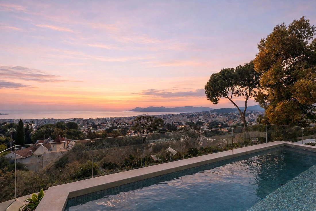 Villa in Cannes, Provence-Alpes-Côte d'Azur, France 2 - 18116649