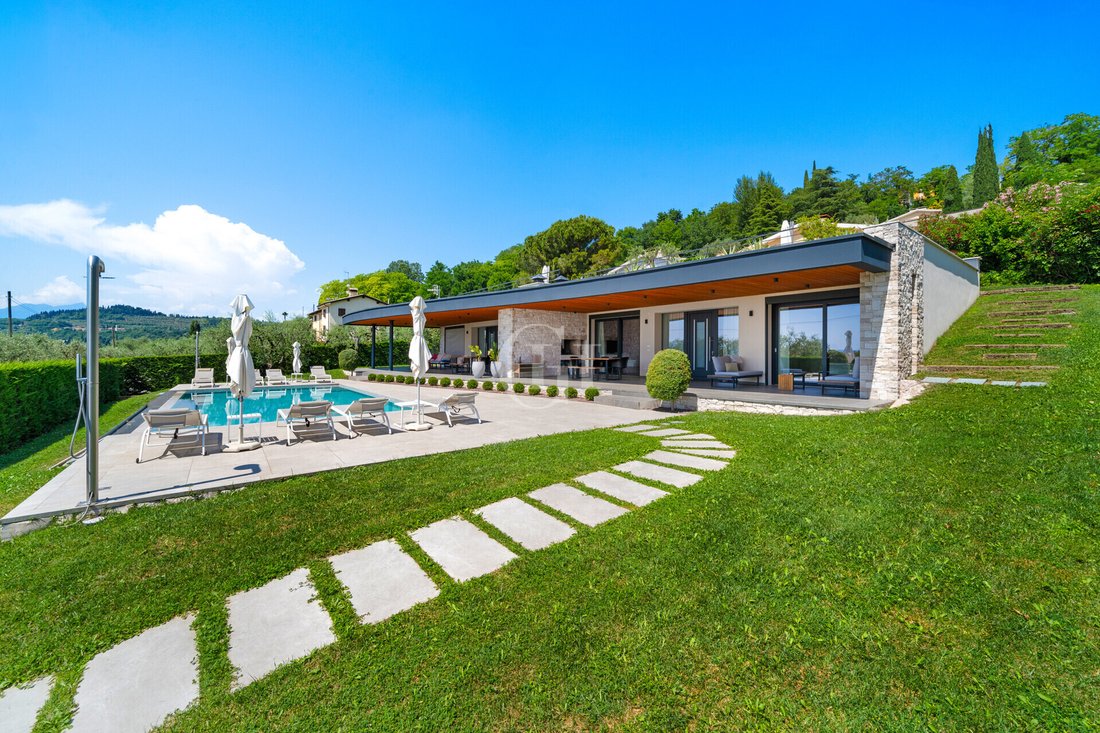 House in Bardolino, Veneto, Italy 2 - 17045707