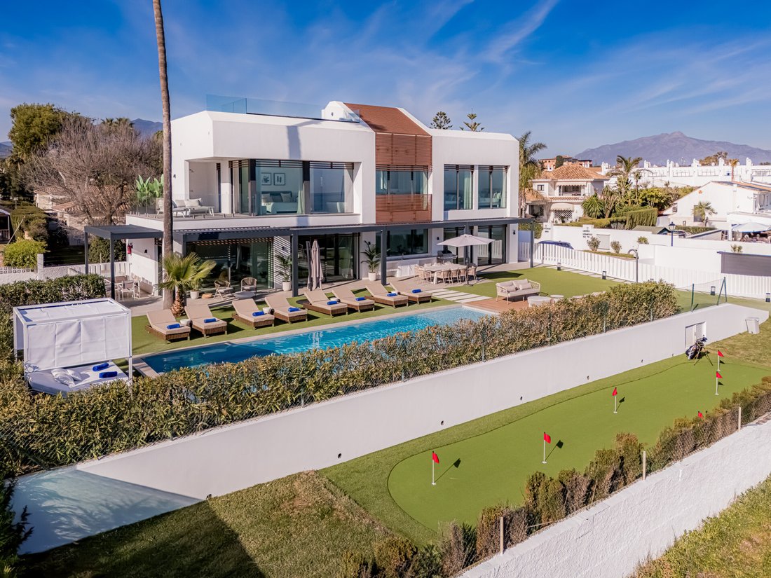 Villa in Estepona, Andalusia, Spain 1 - 18117007
