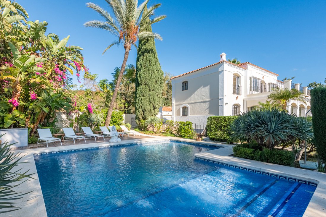 Villa in La Quinta, Benahavis, Andalusia 1 - 18117108