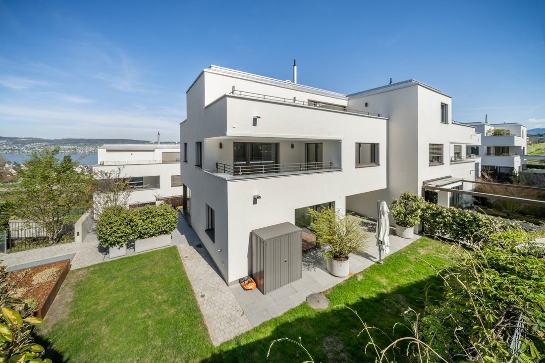 Exclusive Modern Dream Home In Prime Location With Breathtaking Lake View