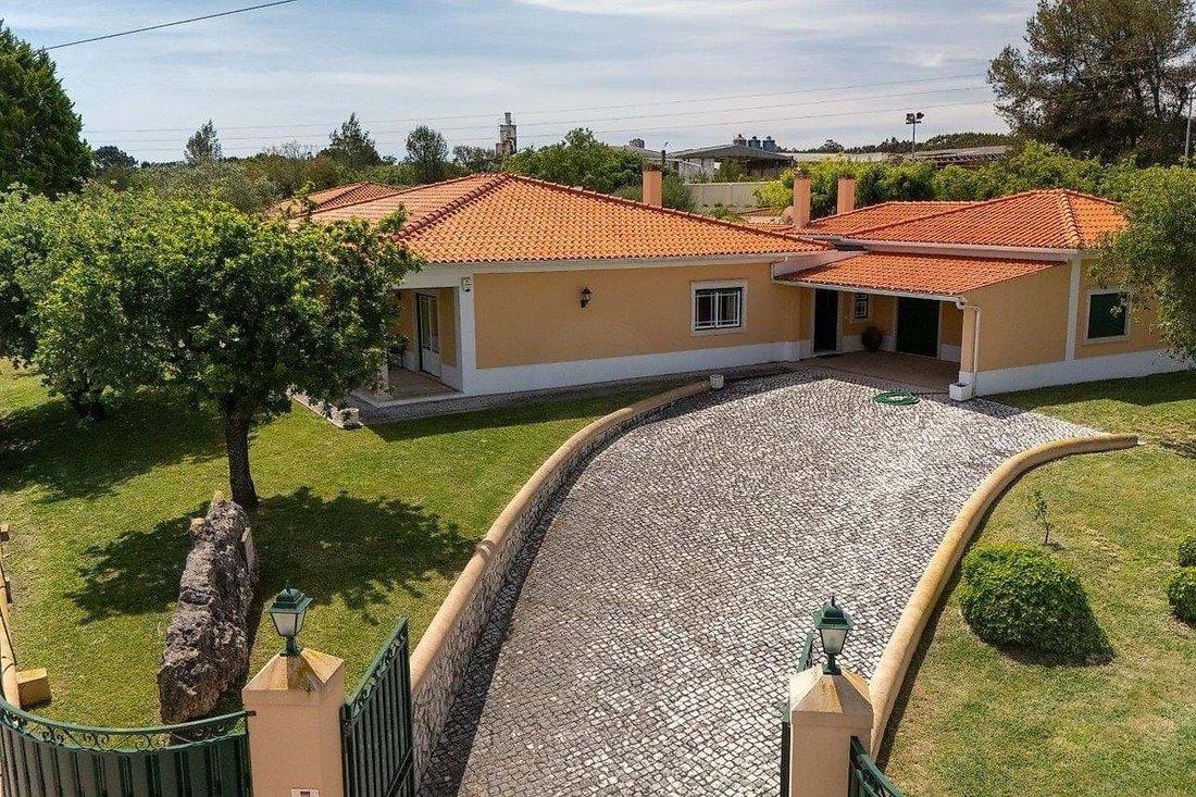 Villa in Benedita, Leiria District, Portugal 1 - 18117777