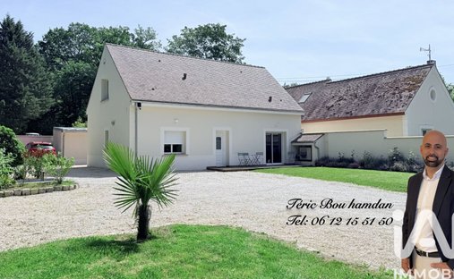 House in Fleury-en-Biere, Ile-de-France, France 1