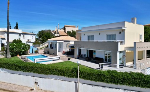 Villa in Olhos de Agua, Algarve, Portugal 1