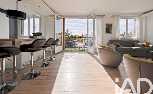 Apartment in Saint-Cloud, Ile-de-France, France 1