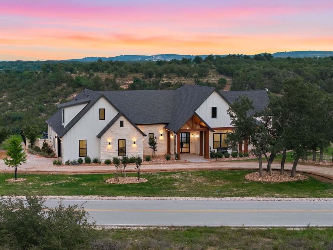 Johnson City, Texas, United States 1 - 18117697