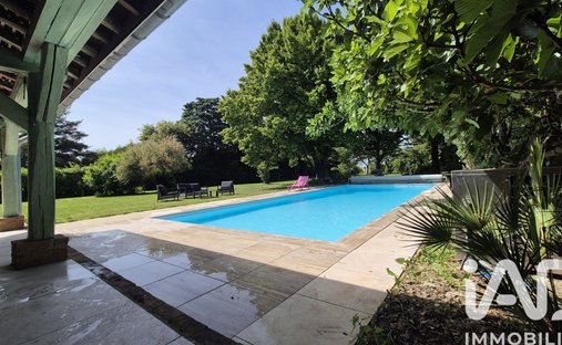 Maison à Buchères, Grand Est, France 1