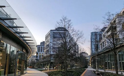 Apartment in Espaces Jeunes, Issy-les-Moulineaux, France 1