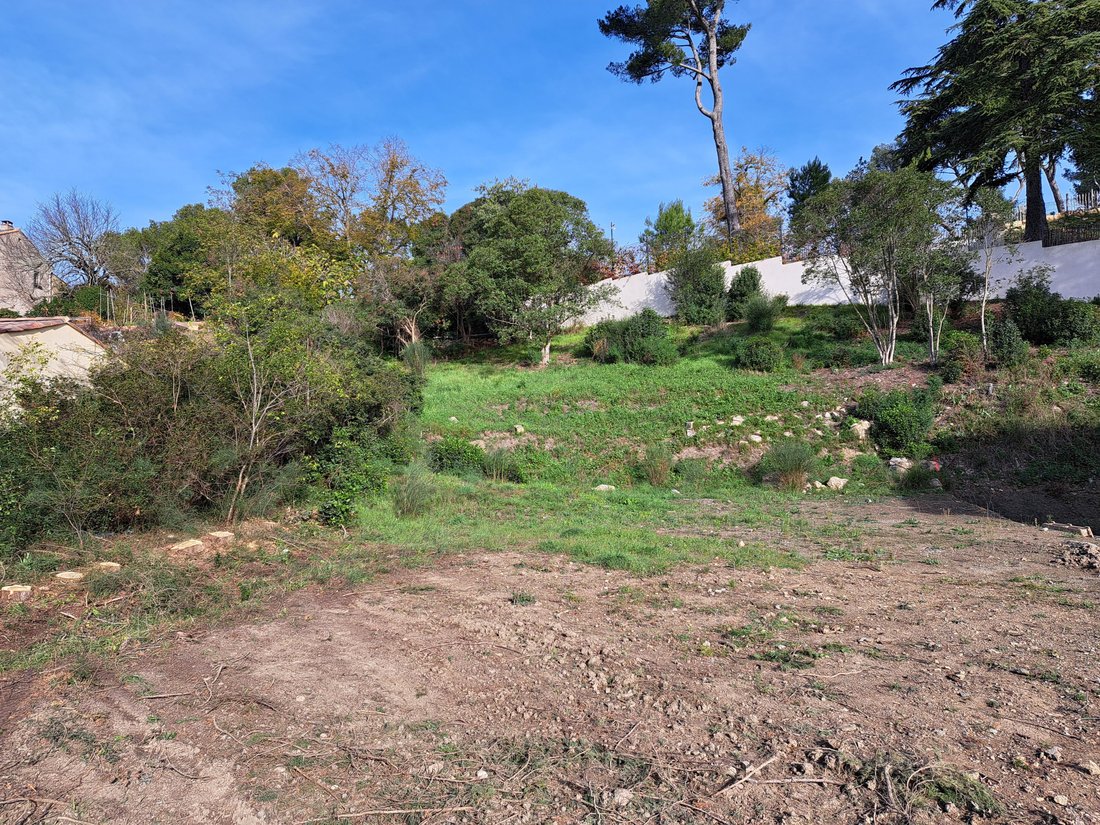 Land in Granettes-Jauberte-Sainte Anne, Aix-en-Provence, France 1 - 18117375
