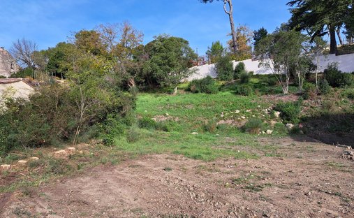 Land in Granettes-Jauberte-Sainte Anne, Aix-en-Provence, France 1