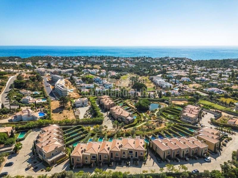 Townhouse in Carvoeiro, Algarve, Portugal 5 - 18117667