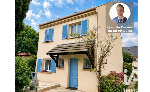House in Houssières, Châtenay-Malabry, France 1