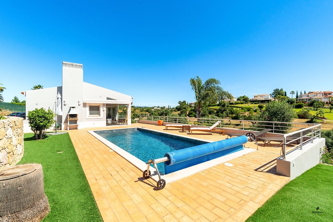 Villa in Carvoeiro, Algarve, Portugal 1 - 18117704