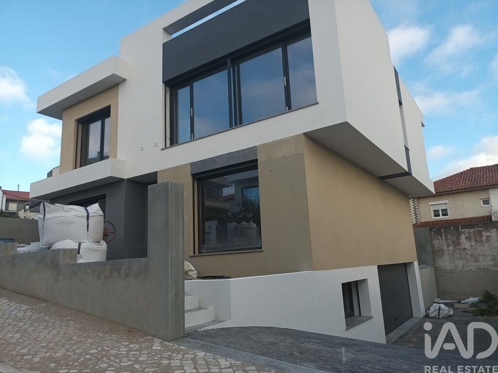 Townhouse in Carcavelos e Parede, Lisbon, Portugal 1 - 17434354