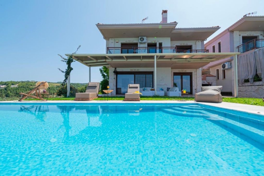 Villa in Pallini Municipal Unit, Macedonia and Thrace, Greece 1 - 18117413