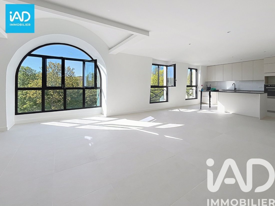 Apartment in Mairie, Garches, France 1 - 17658743