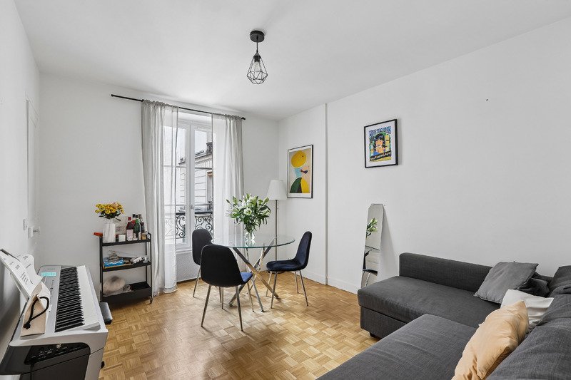 Apartment in Porte Saint Denis-Paradis, Paris 10e Arrondissement, Paris 2 - 18117829