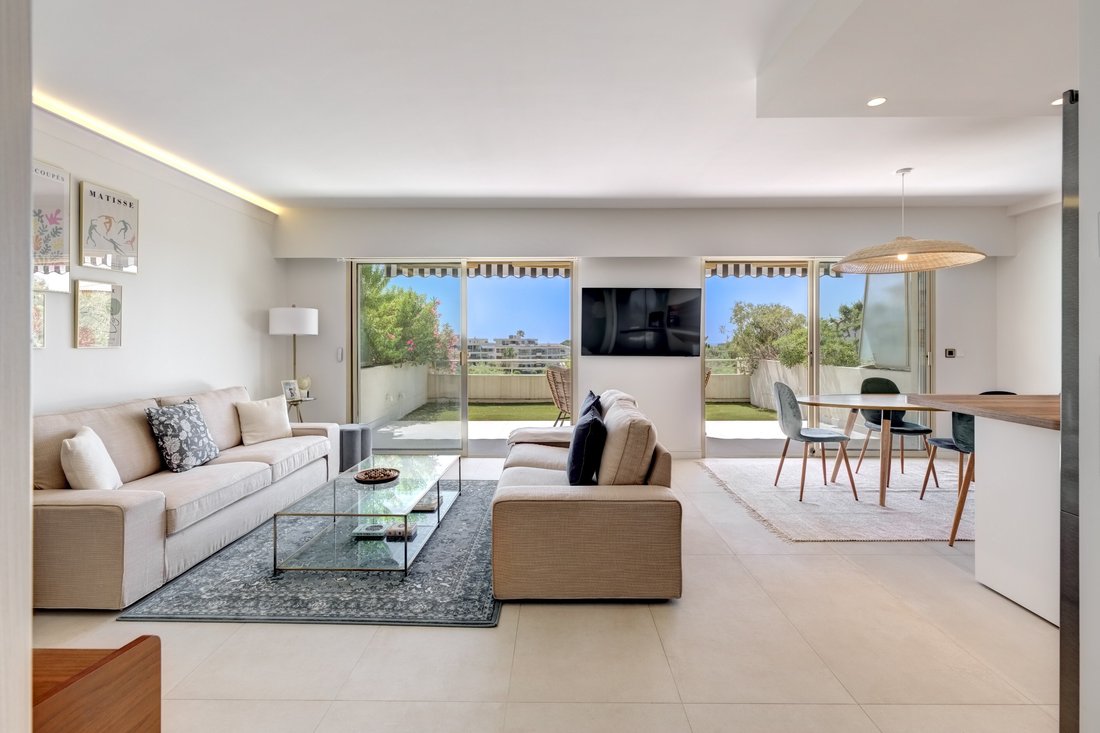 Apartment in Saint Nicolas, Cannes, France 1 - 18117566