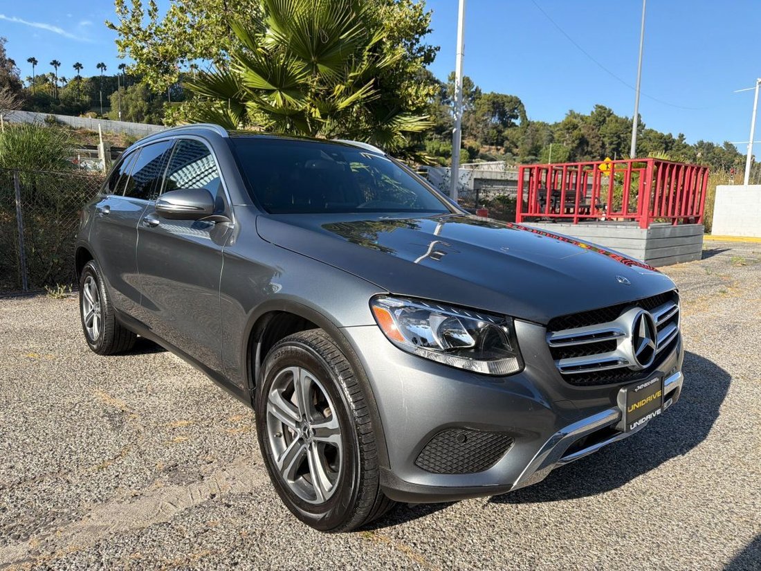 Suv in Los Angeles, CA, United States 3 - 18117515