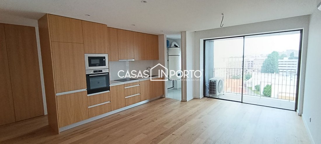 Apartment in Matosinhos e Leca da Palmeira, Porto District, Portugal 1 - 17983088