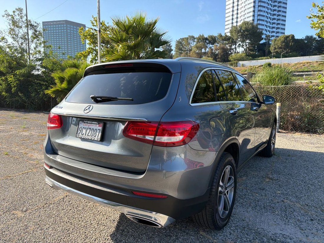 Suv in Los Angeles, CA, United States 4 - 18117515