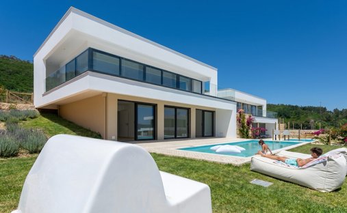 Villa in Nazaré, Leiria, Portugal 1
