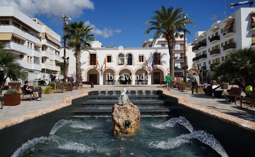 Villa in Santa Gertrudis de Fruitera, Santa Eularia des Riu, Balearic Islands 1