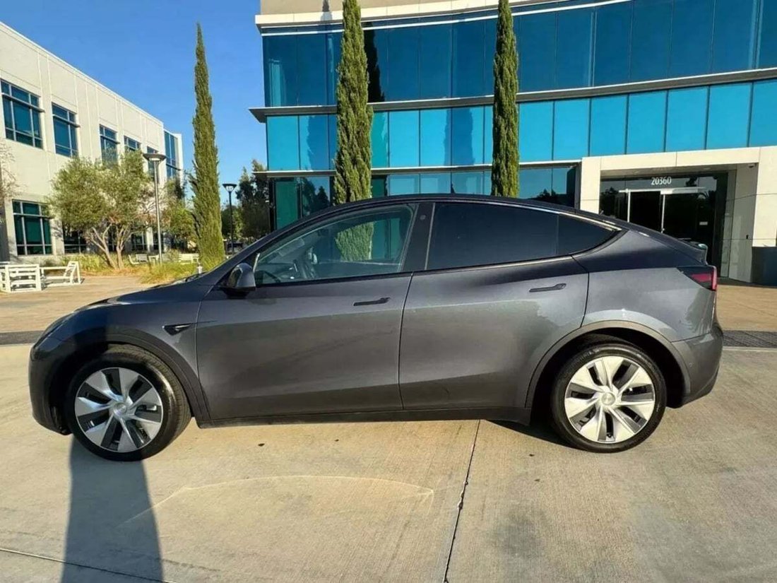 Suv in Newport Beach, CA, United States 5 - 18118346