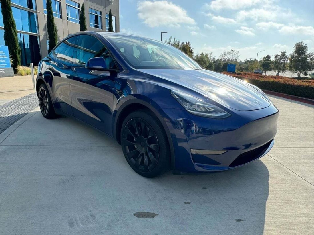 Suv in Newport Beach, CA, United States 3 - 18118336