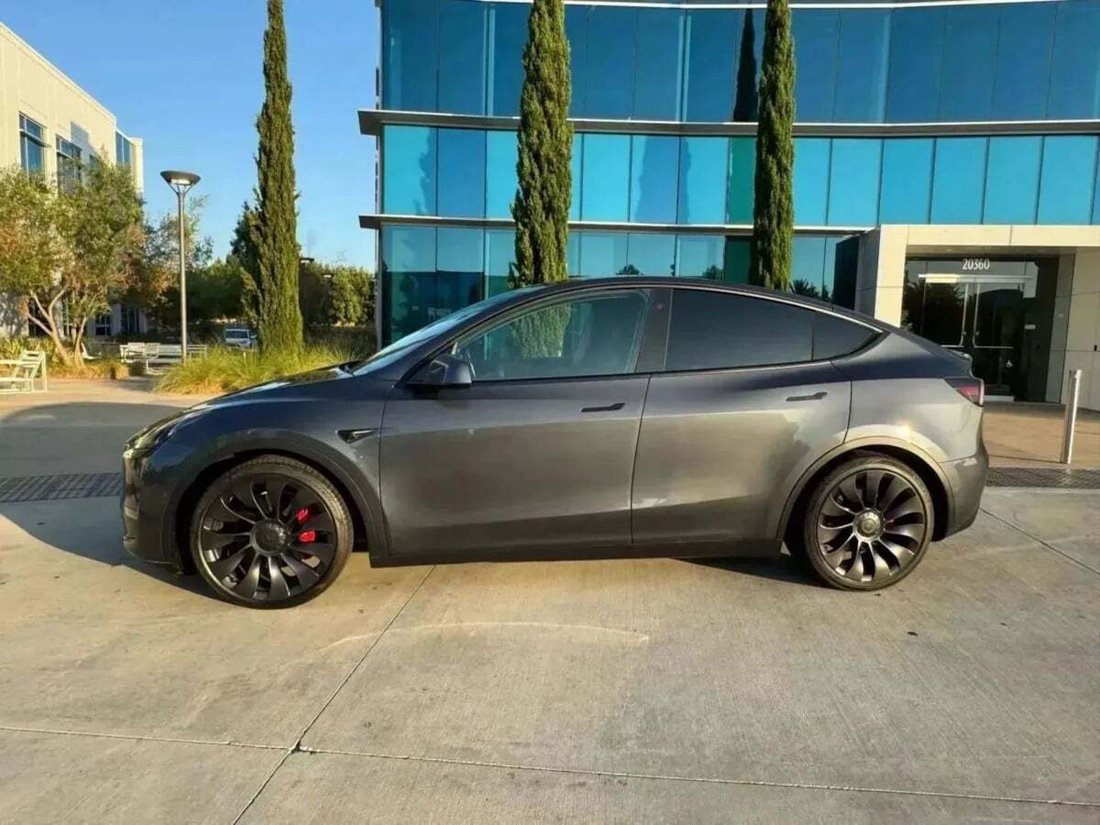 Suv in Newport Beach, CA, United States 5 - 18118363