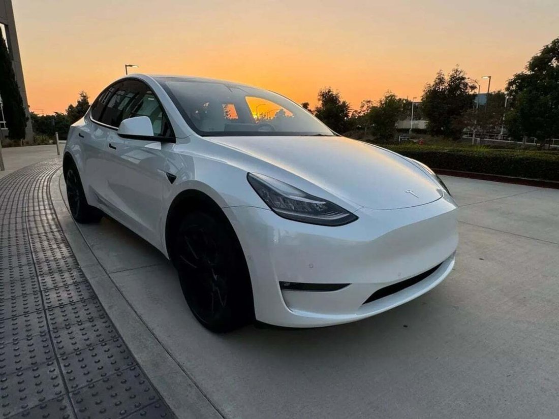 Suv in Newport Beach, CA, United States 4 - 18118071
