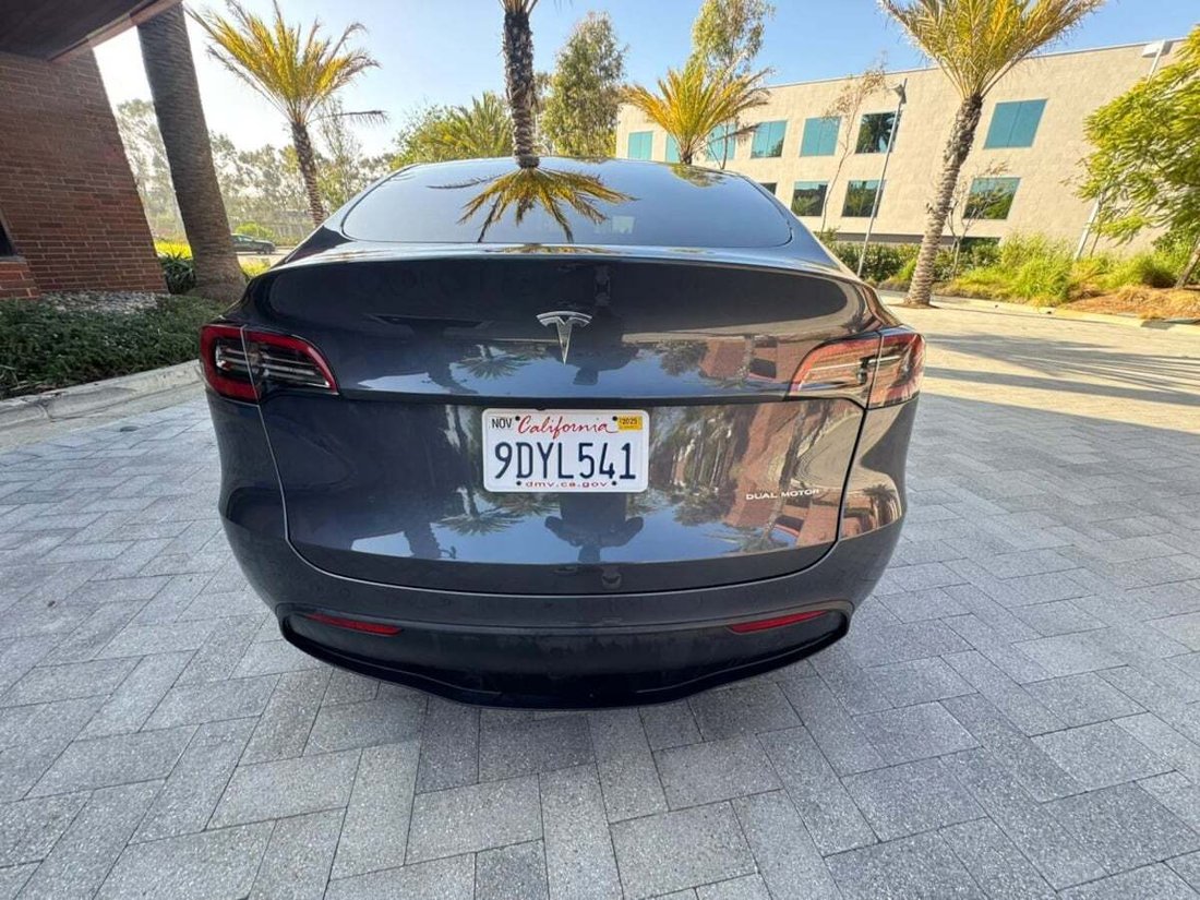 Suv in Newport Beach, CA, United States 5 - 18118181