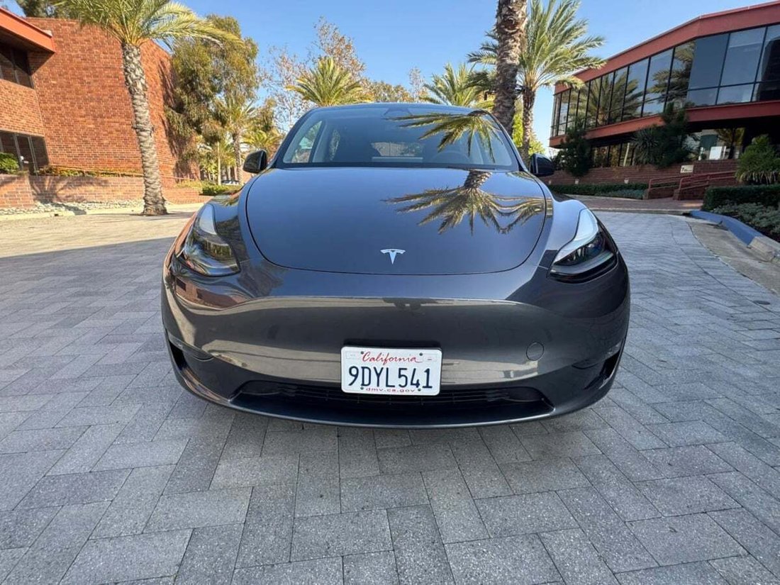 Suv in Newport Beach, CA, United States 2 - 18118181