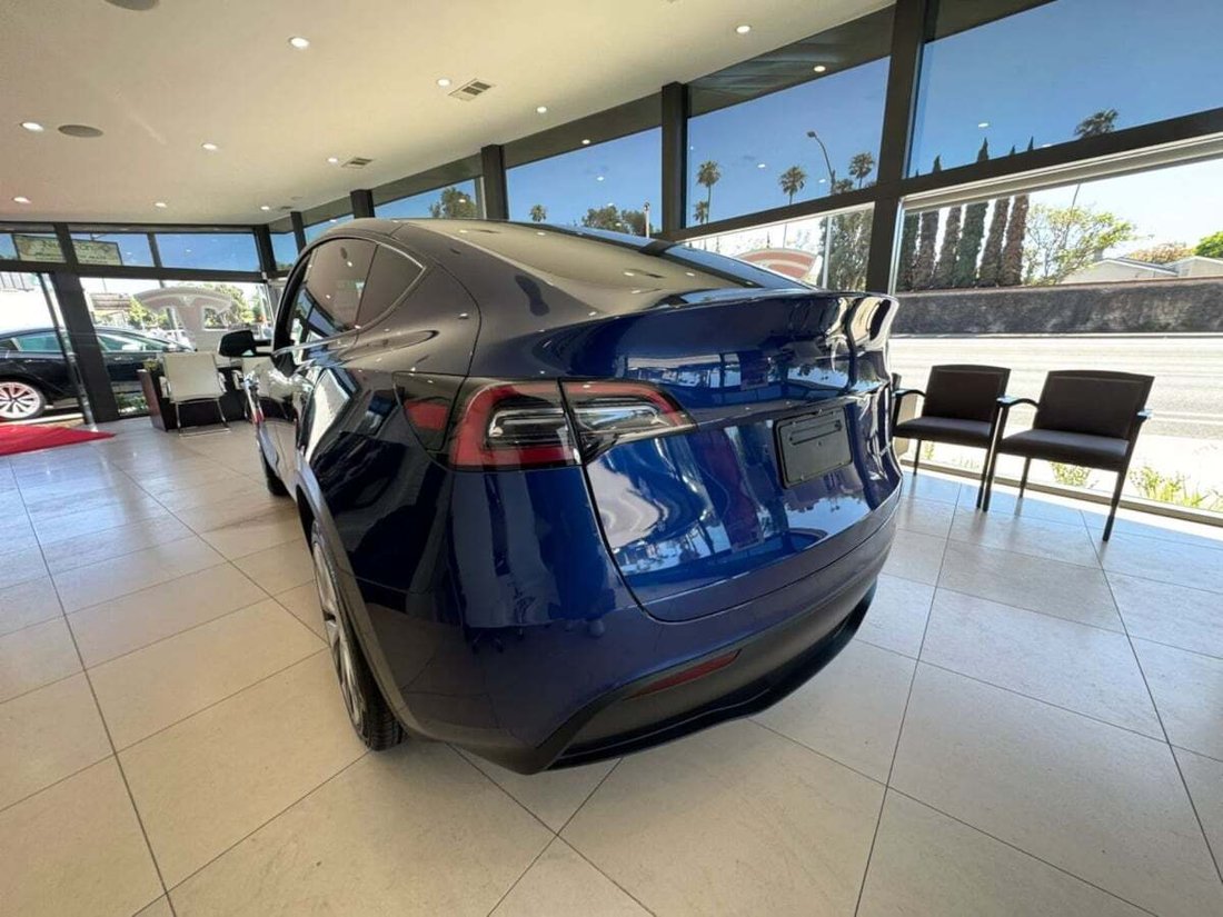 Suv in Newport Beach, CA, United States 5 - 18118189