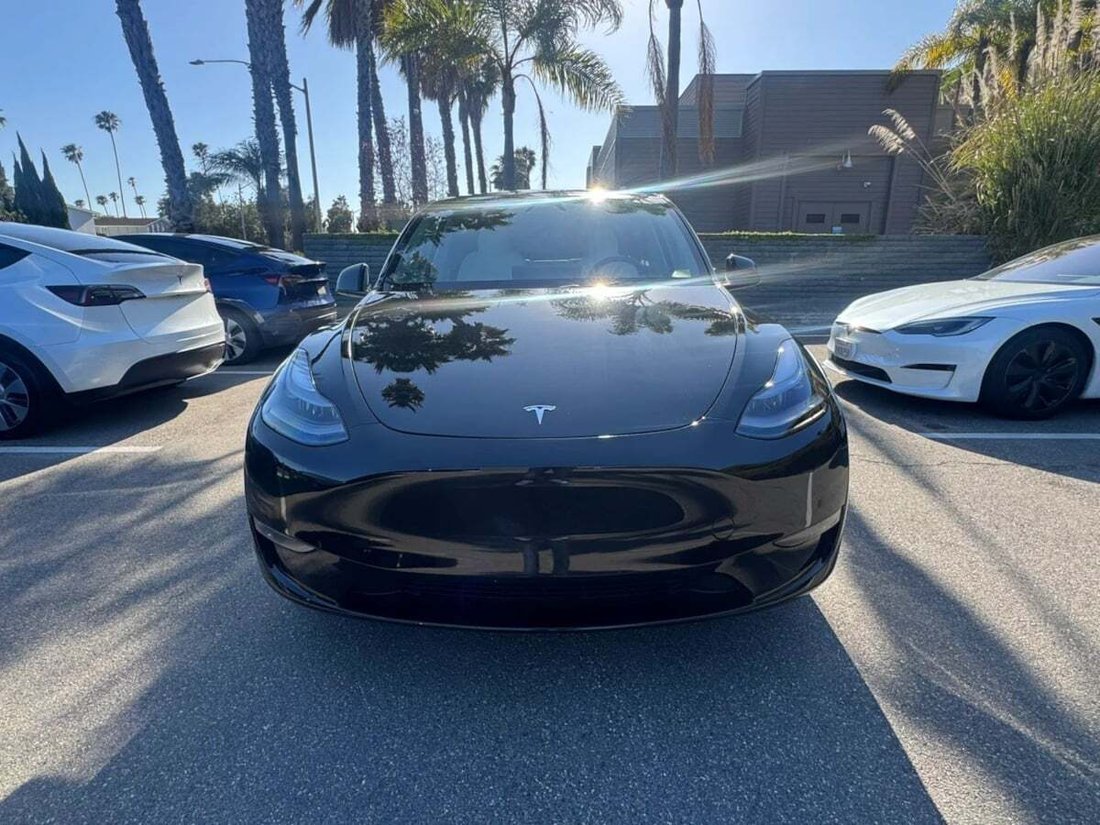 Suv in Newport Beach, CA, United States 2 - 18118265