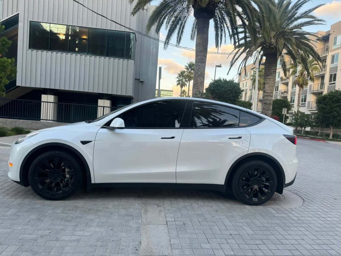 Suv in Newport Beach, CA, United States 5 - 18118213
