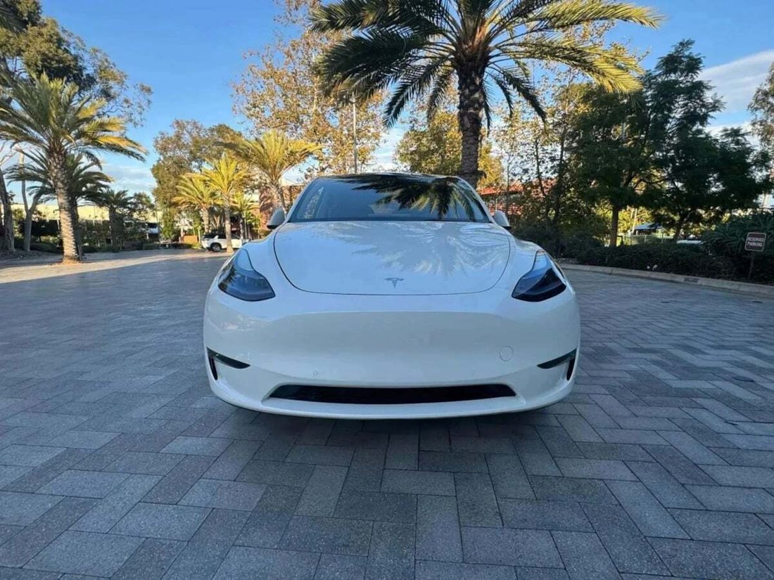 Suv in Newport Beach, CA, United States 2 - 18118261