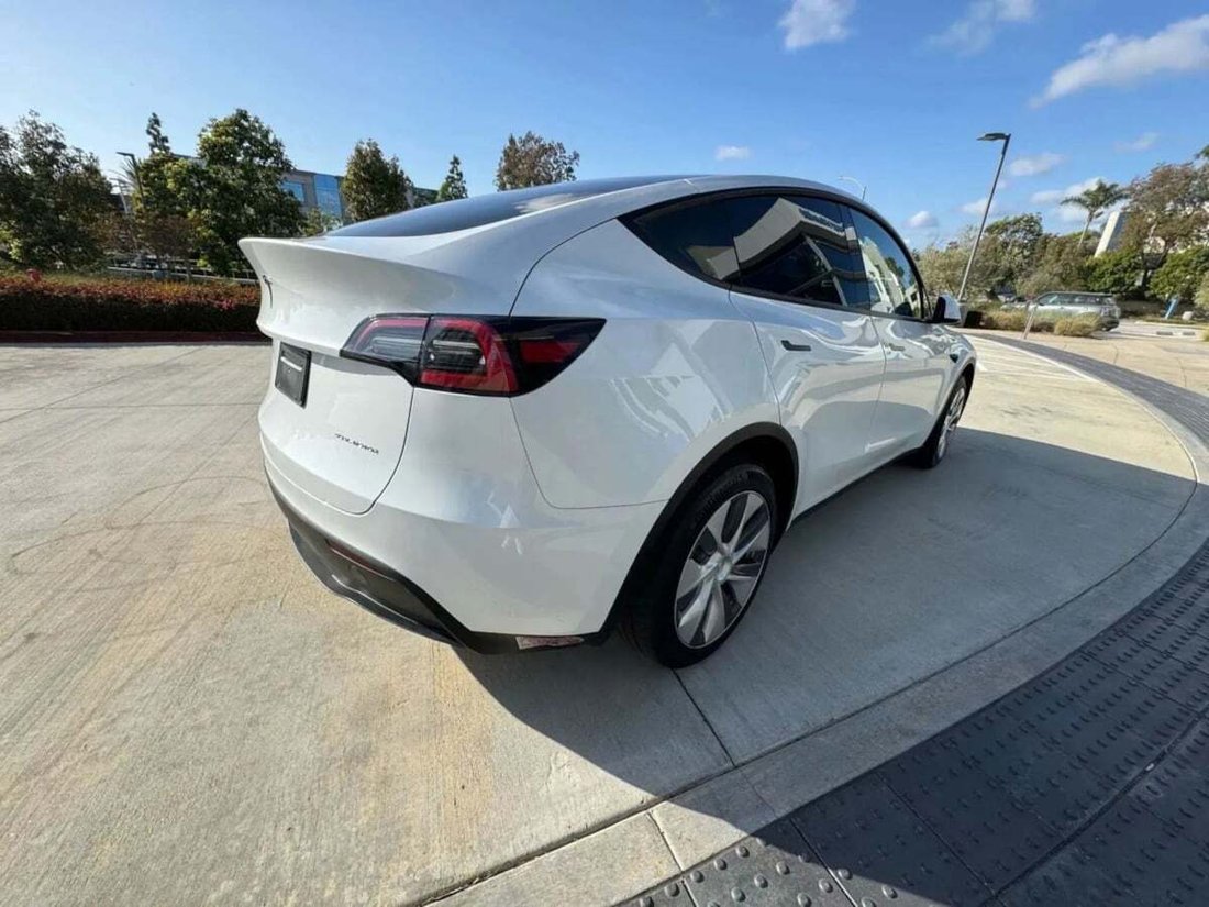 Suv in Newport Beach, CA, United States 5 - 18117980
