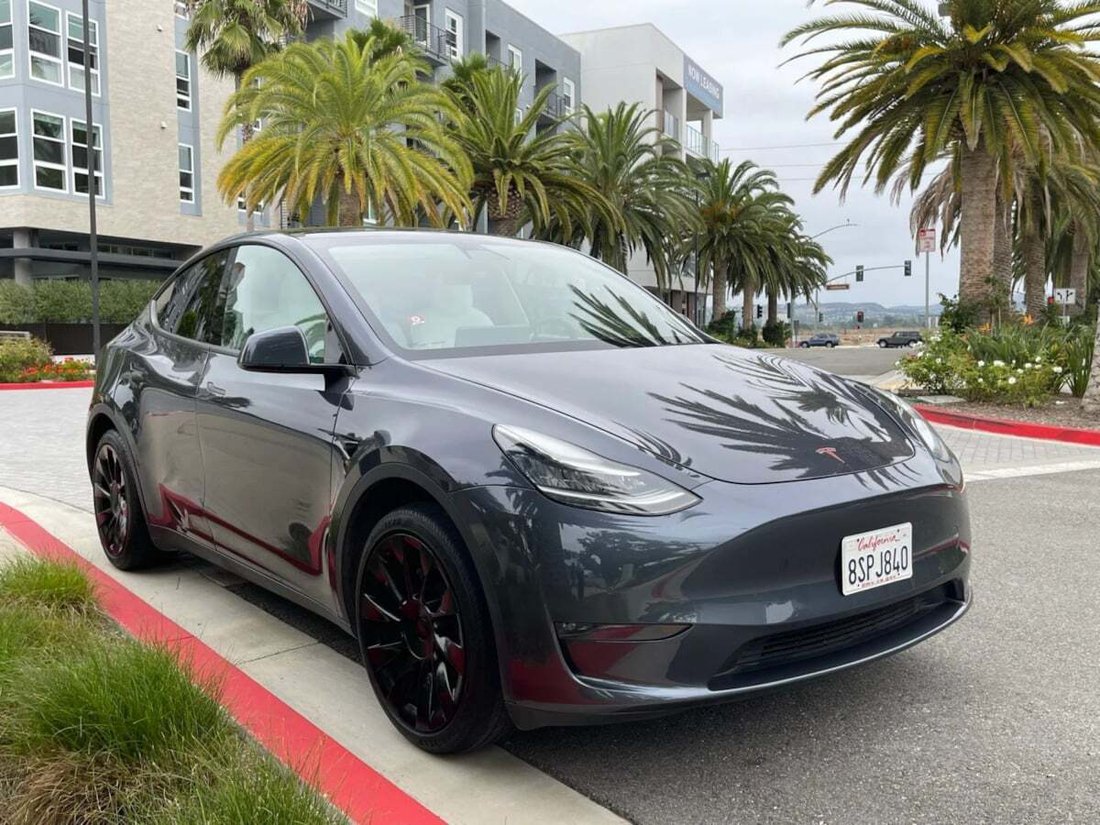 Suv in Newport Beach, CA, United States 4 - 18118356