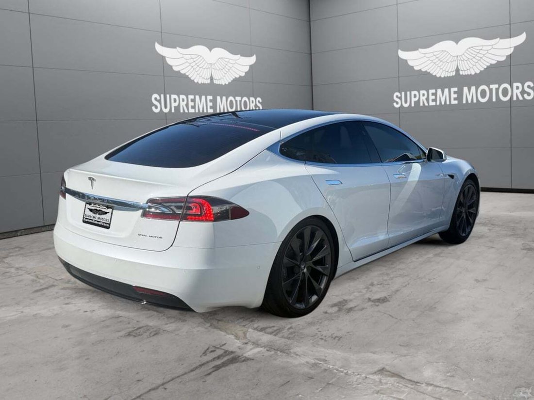 Sedan in Costa Mesa, CA, United States 5 - 18118005