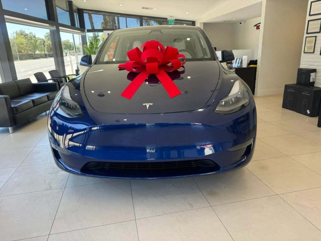 Suv in Newport Beach, CA, United States 2 - 18118189