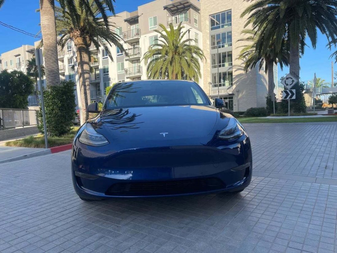 Suv in Newport Beach, CA, United States 2 - 18118229