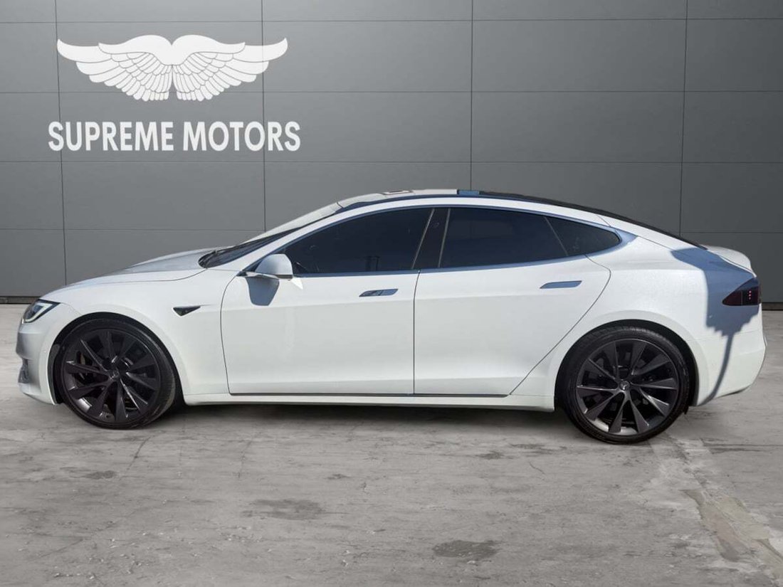 Sedan in Costa Mesa, CA, United States 2 - 18118005