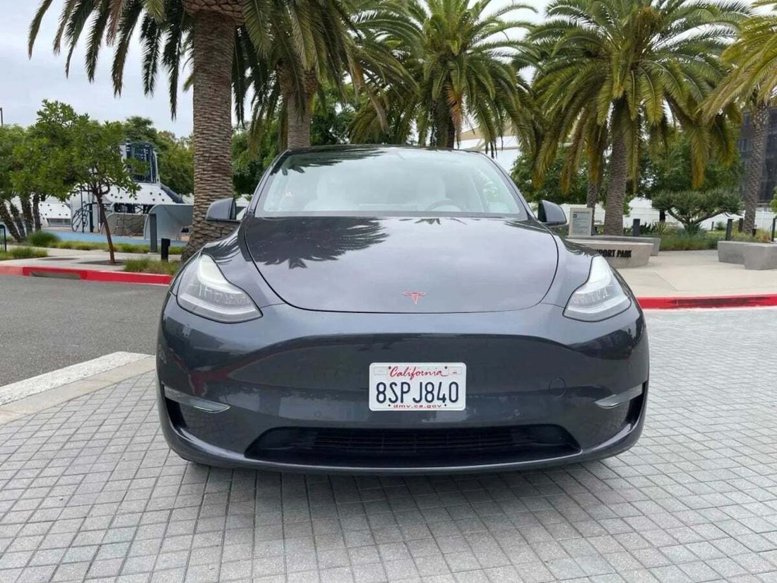 Suv in Newport Beach, CA, United States 2 - 18118256
