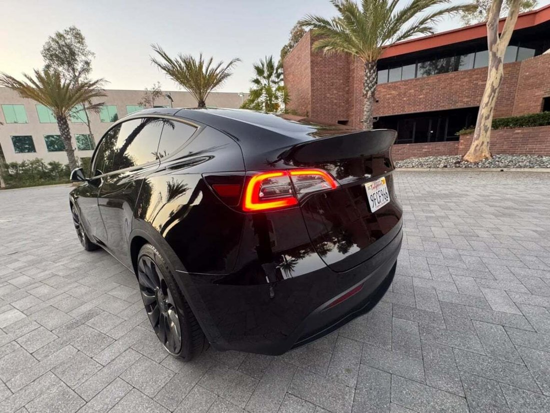 Suv in Newport Beach, CA, United States 5 - 18118328
