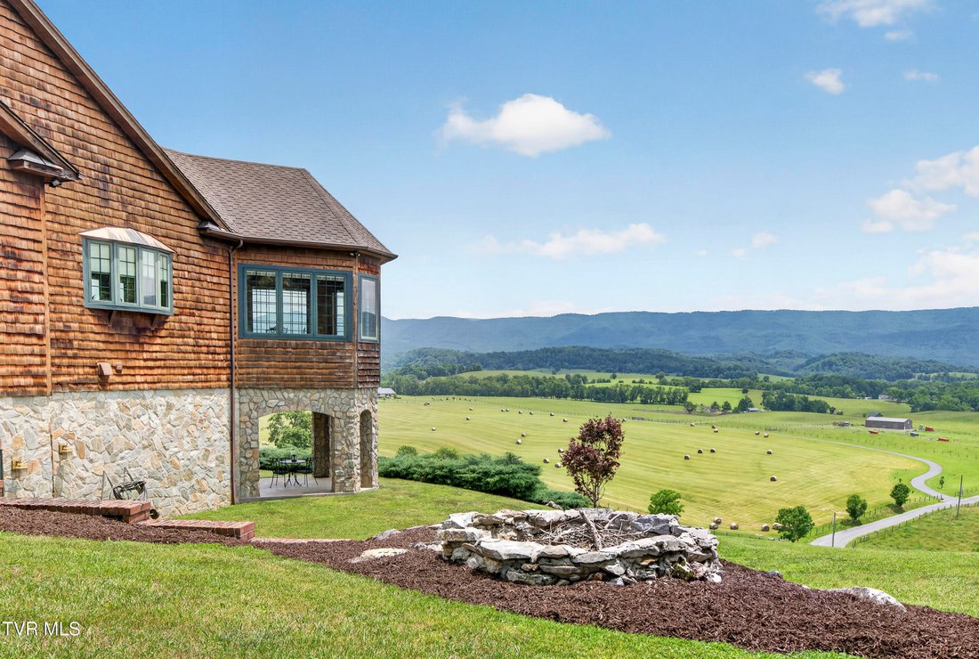House in Chilhowie, Virginia, United States 3 - 18084598