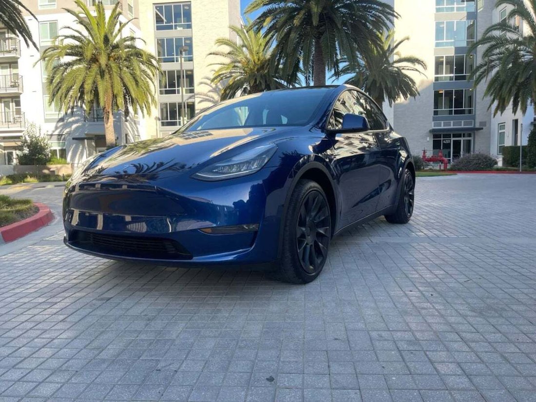 Suv in Newport Beach, CA, United States 3 - 18118229