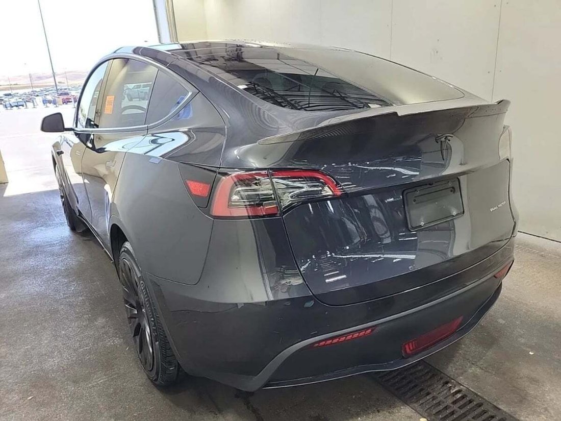 Suv in Newport Beach, CA, United States 5 - 18118254